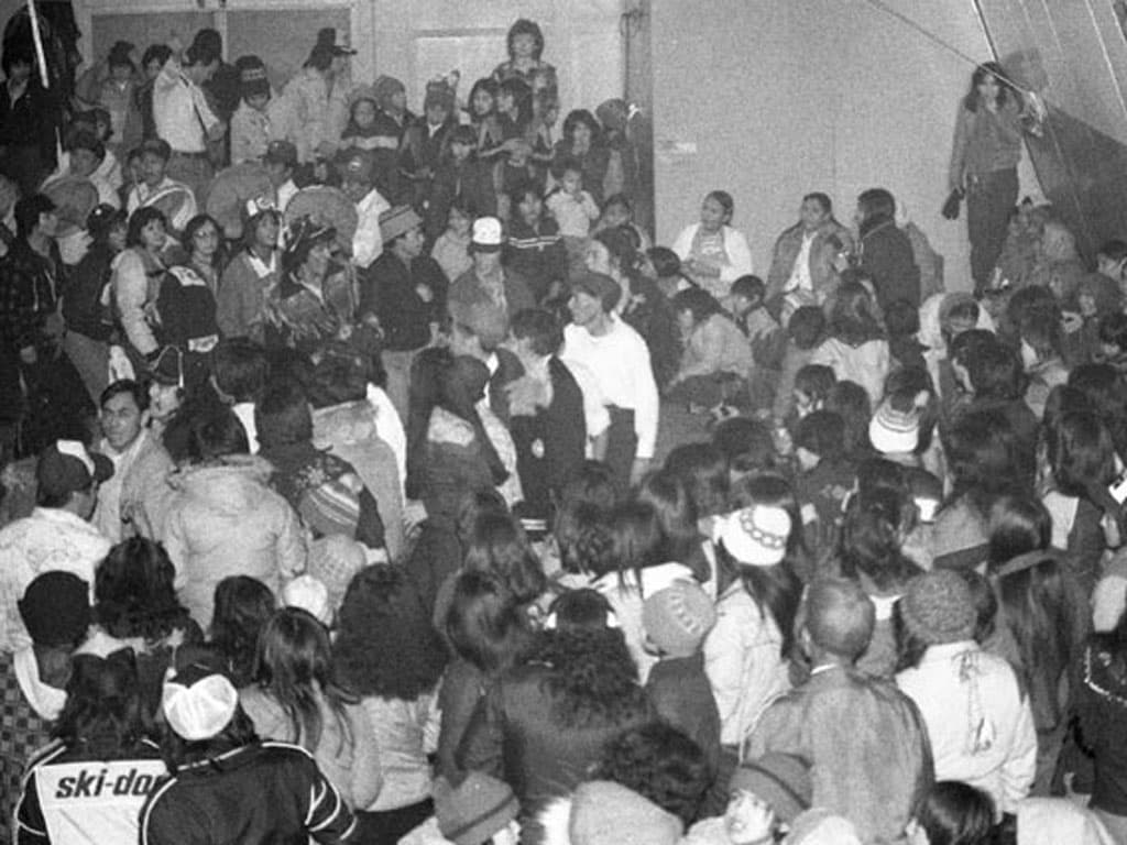 Songs of the TÅ‚Ä±Ì¨choÌ¨ Drum Dance